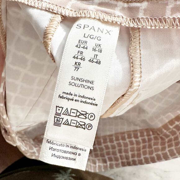 Spanx Sunshine Shorts UPF 50 4” Inseam Tan & White Shorts Women's Size Large NEW - Picture 7 of 10